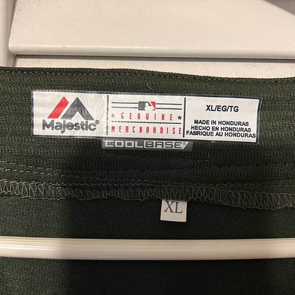 Carlos Correa Salute to service Jersey in great shape Size XL Color Green - Picture 4 of 6